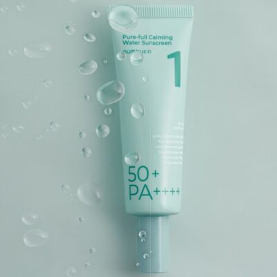 A chemical sunscreen with a broad spectrum of SPF50+ PA++++ to protect skin from harmful UV rays.