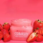 Smells like a sweet summer treat with key notes of fresh strawberry, pink pineapple, and peach blossom.